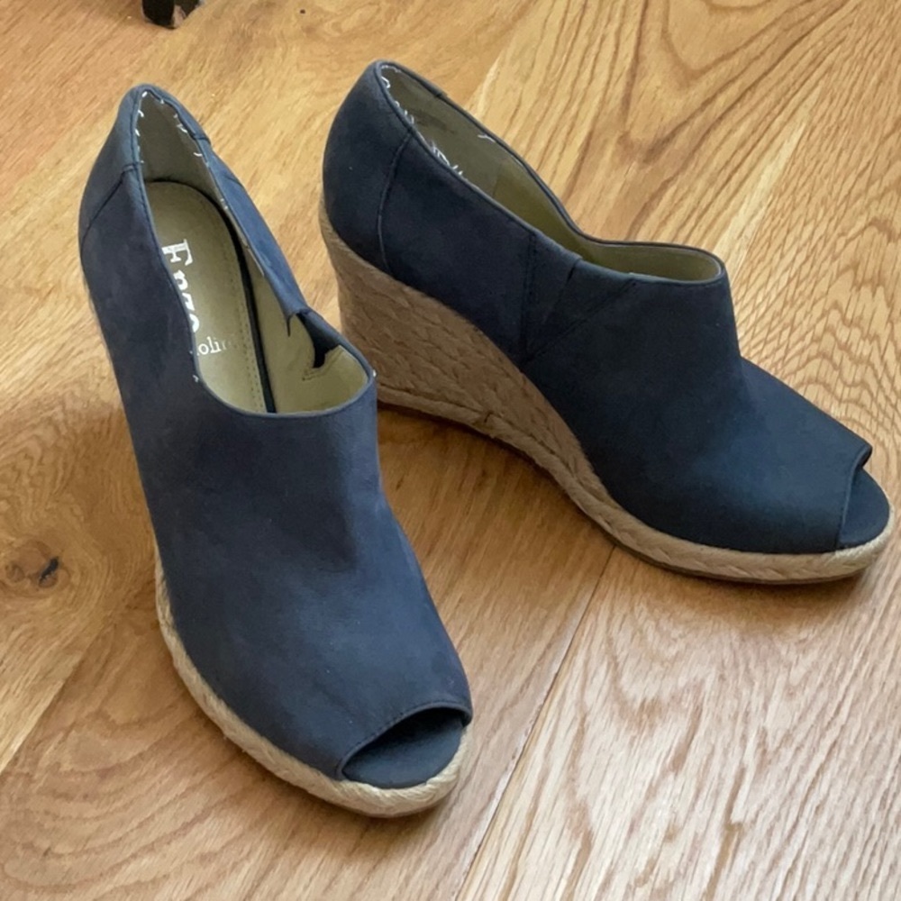 NWOB Enzo blue leather peep toe wedge size 8